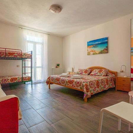 Casa Yvona Apartment อาลเกโร ภายนอก รูปภาพ