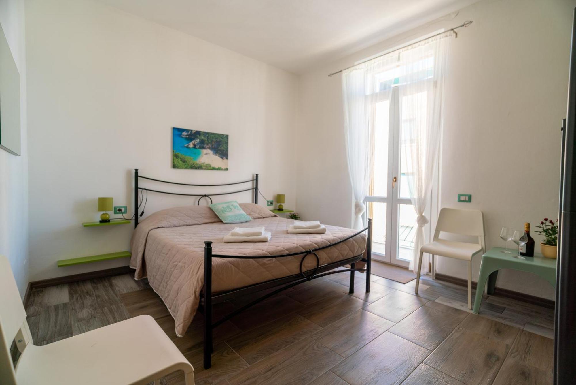 Casa Yvona Apartment อาลเกโร ภายนอก รูปภาพ